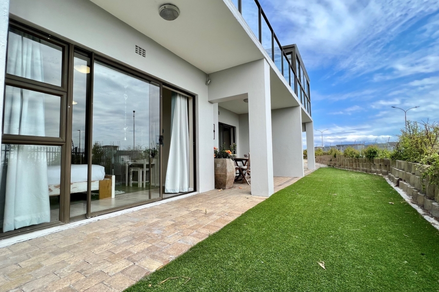 To Let 2 Bedroom Property for Rent in Big Bay Western Cape
